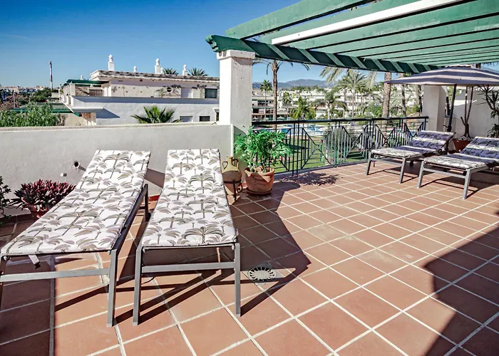 Lcr4- Large 3 Bed Apt Close To Beaches